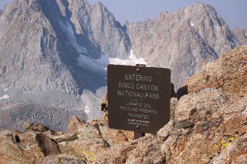 32_lamarck col sign.JPG (724049 bytes)