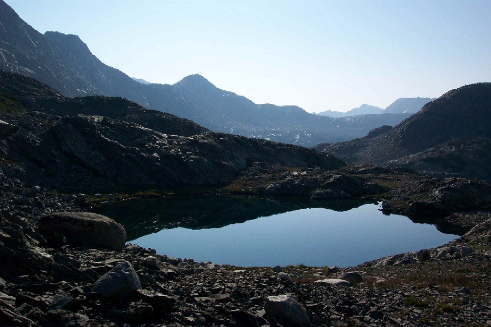 63_camp Davis Lakes tarn.JPG (350012 bytes)